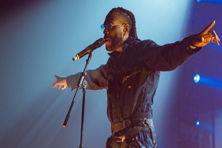 Burna Boy Performs ‘Last Last’ For The First Time At The Billboard Music Awards 2022