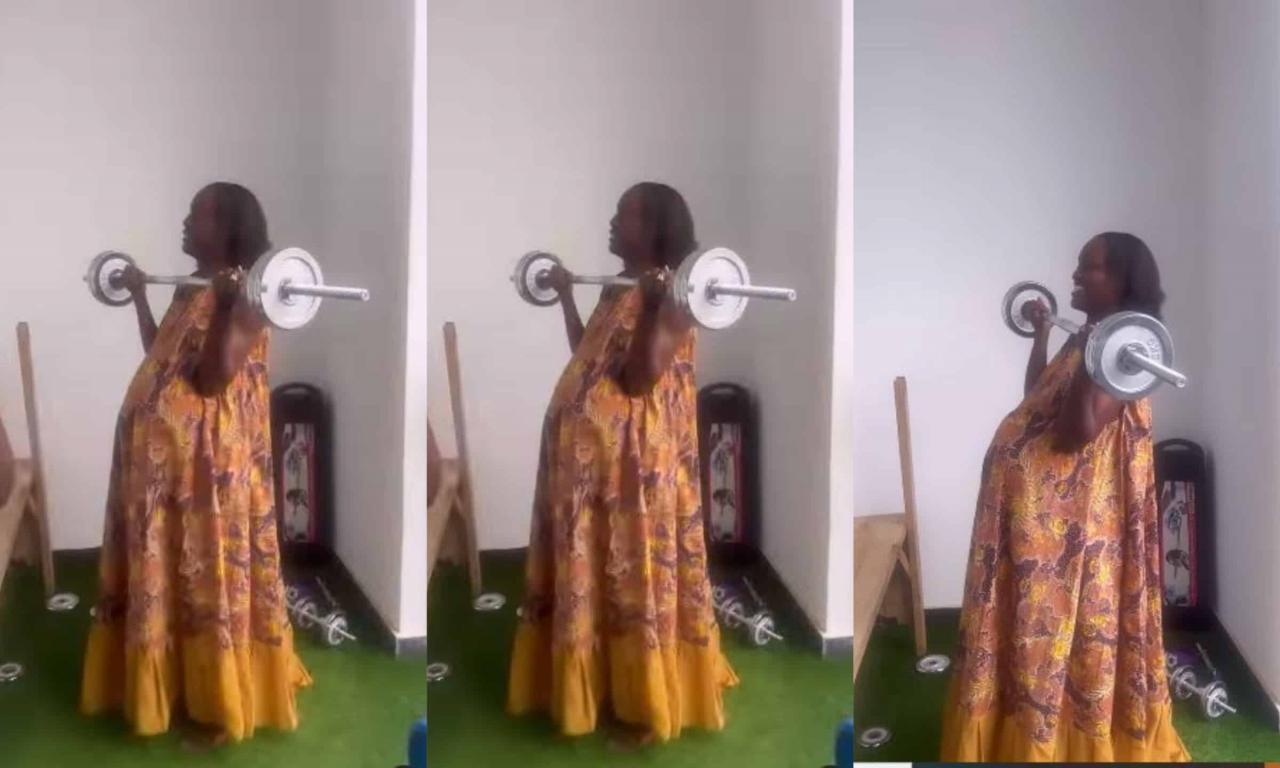 Actress Bukunmi Oluwasina stirs reactions as she displays her baby bump online